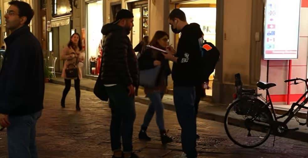 consejos para viajar a Italia: Evita ser estafado por los vendedores callejeros