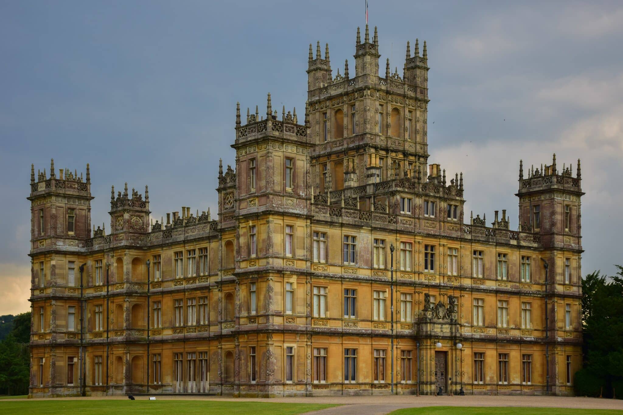 Highclere Castle scaled