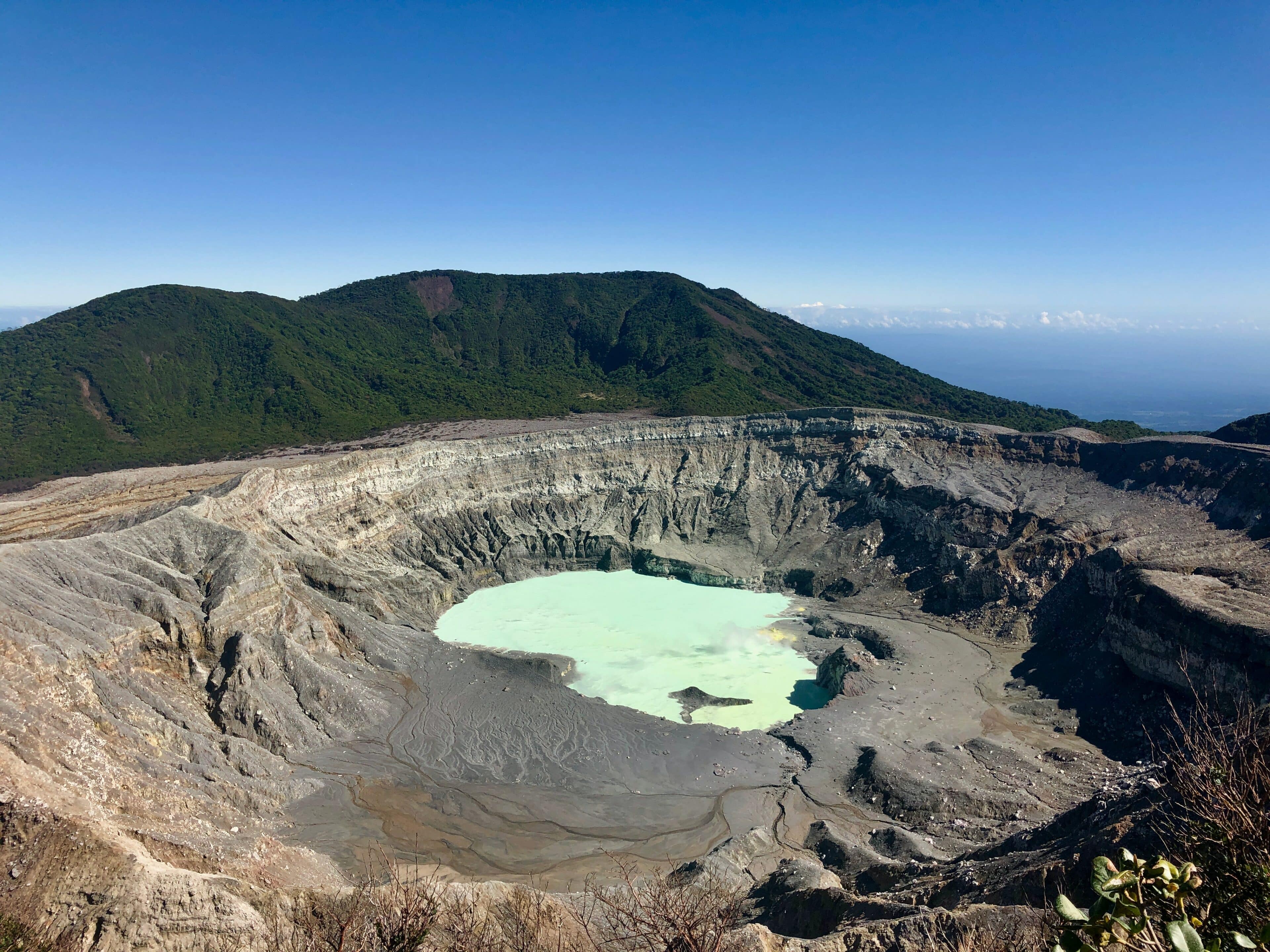 Tours en Costa Rica Baratos: Volcán Poás