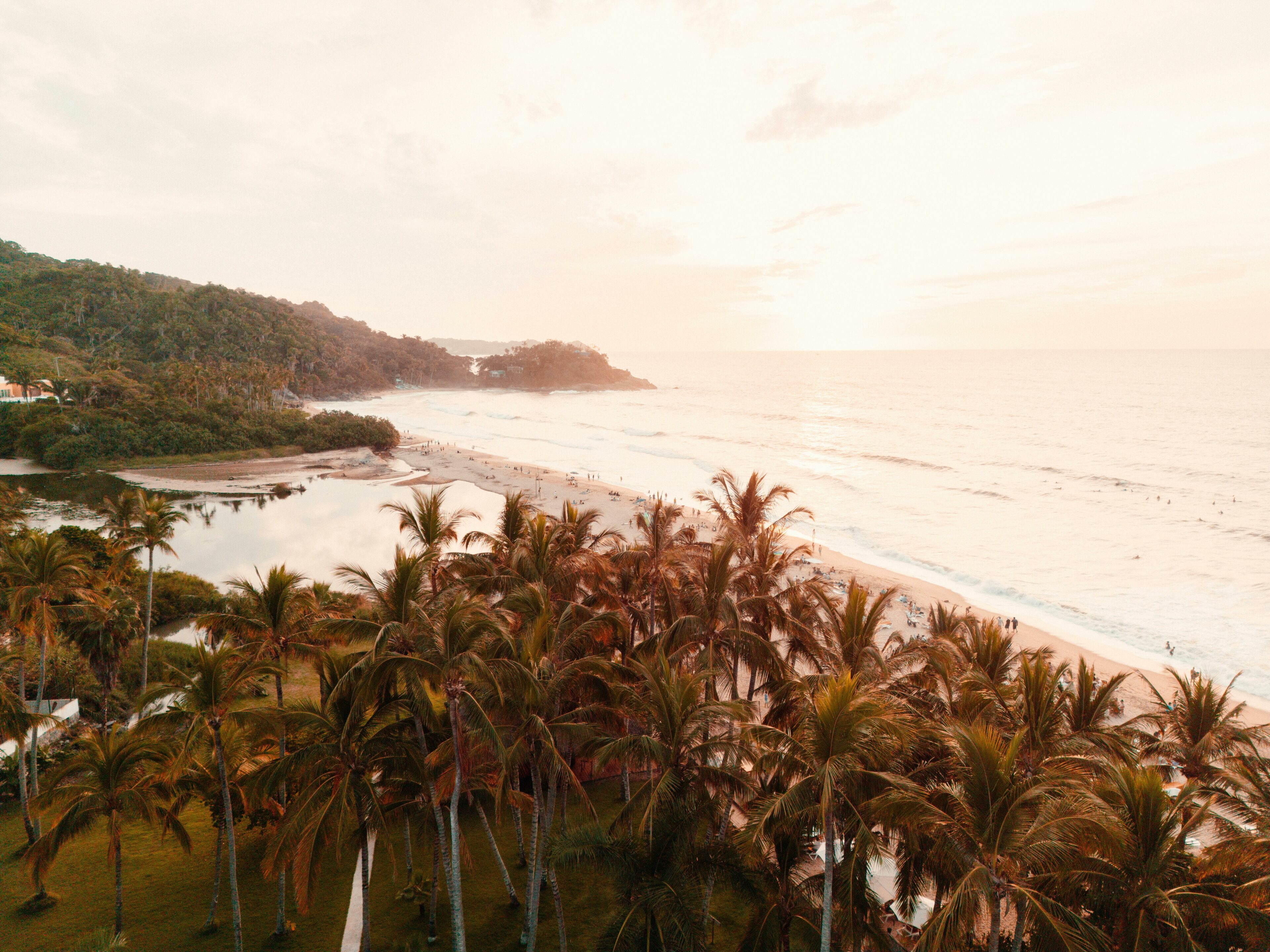 Why is Costa Rica a Popular Tourist Destination